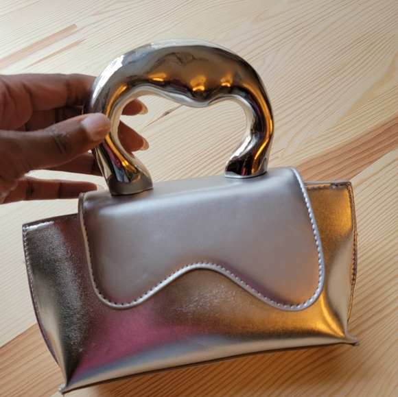 Metallic Hanbag - Picture 10 of 12